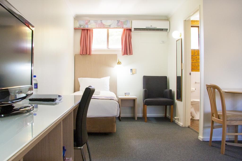 Coffs Windmill Motel Coffs Harbour Bagian luar foto